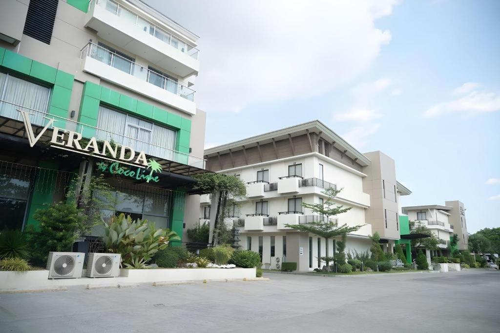 Mansion Garden Hotel Olongapo Esterno foto